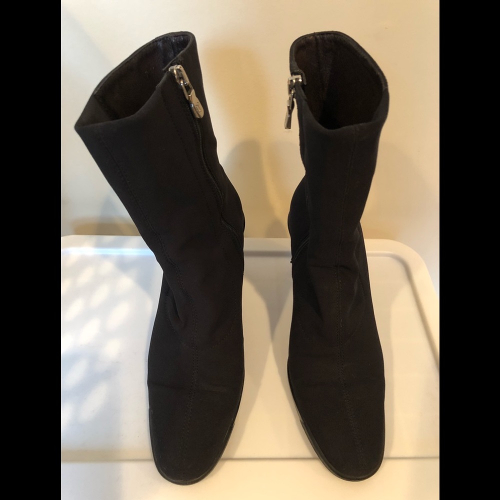 Donald J Pliner Stretch Ankle Boots